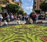 Italijoje vyksta floristinių ornamentinių kilimų festivalis, kuriame dalyvauja ir Mitkaičių kaimo bendruomenė