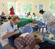 Taip atrodo patalpa, kurioje lietuvės tris savaites taisė vietinių dantis