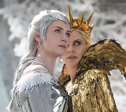 Emily Blunt ir Charlize Theron filme &bdquo;Medžiotojas ir Ledo karalienė&ldquo; 