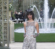 &bdquo;Chanel Haute Couture&ldquo; pavasario ir vasaros kolekcijos modelis 