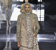 &bdquo;Burberry&ldquo; 2020&ndash;2021 m. rudens ir žiemos kolekcijos modelis