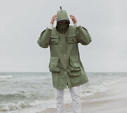 &bdquo;Ducktail Rainwear&ldquo; naujos kolekcijos modelis