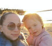 Ineta Puzaraitė-Žvagulienė su dukra Barbora