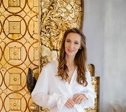Agnės Deveikytės chalatų kolekcijos modelis