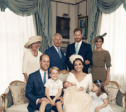 Princas Williamas su žmona Catherine ir vaikais, princas Charlesas su žmona Camilla ir princas Harry su žmona Meghan