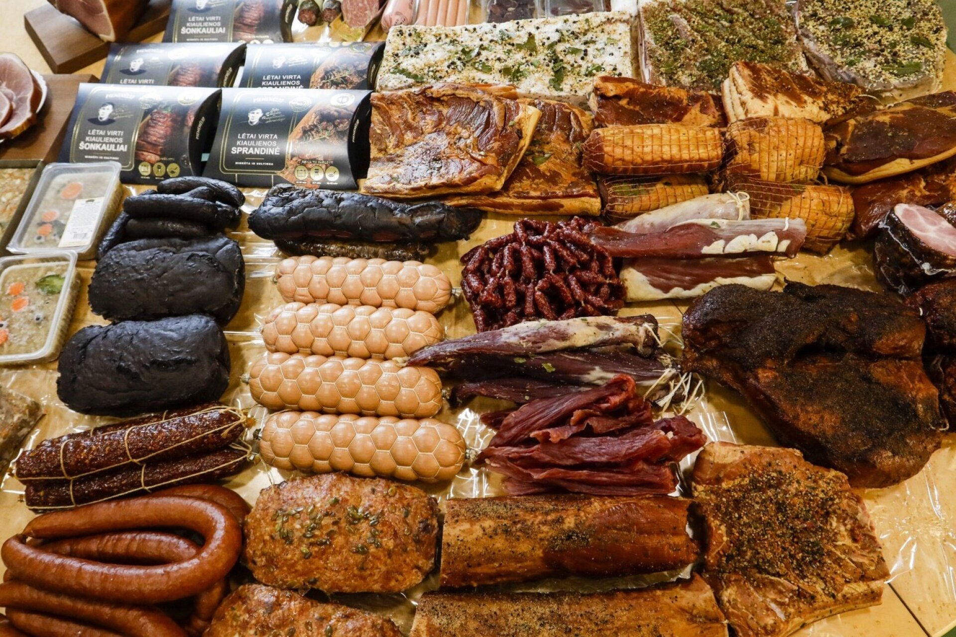 &bdquo;Rivonos&ldquo; mėsinės produkcija / Teodoro Biliūno nuotr.