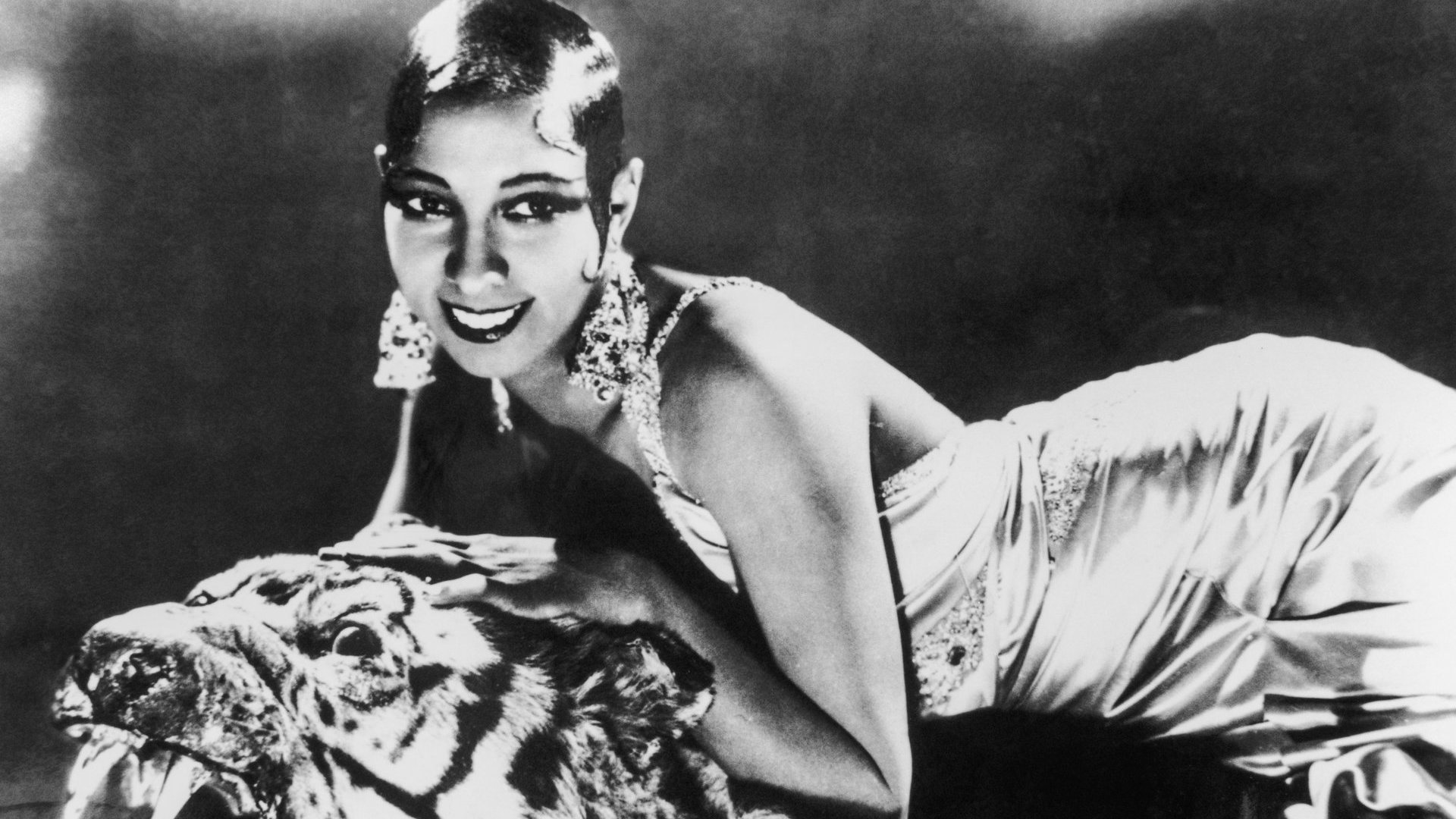 Prancūzų numylėtinė, šokėja, dainininkė, aktorė Josephine Baker, vadinta Juoduoju Perlu ir Bronzine Venera / Getty nuotrauka