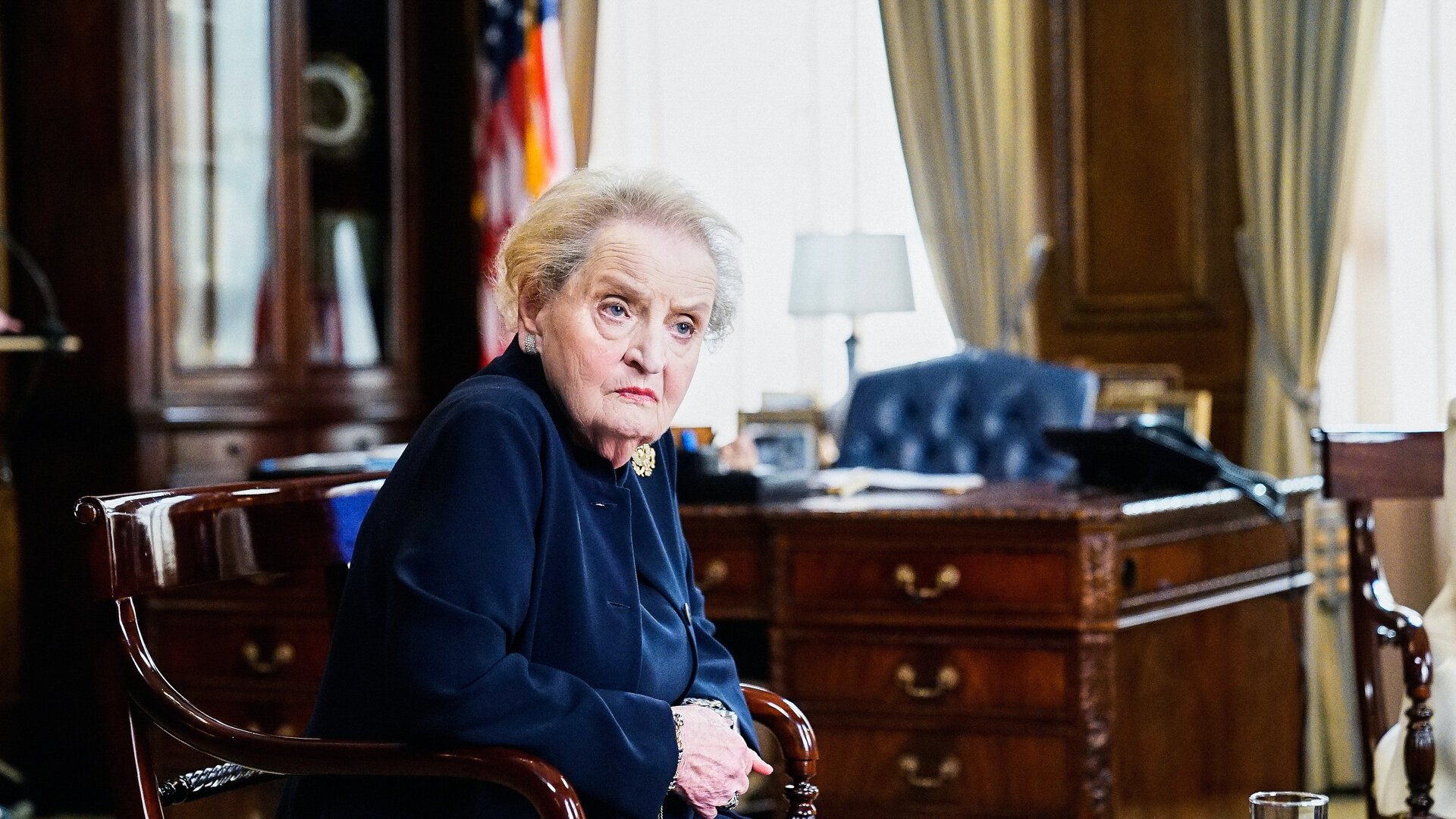 Čekoslovakijoje gimusios politikės įtaka, būnant karjeros viršūnėje, lyginama su legendinės Jungtinės Karalystės premjerės Margaret Thatcher. Madeleine Albright priklausė naujai moterų, dirbančių valstybės tarnyboje, kartai. „Anksčiau vienintelis būdas moteriai išreikšti savo požiūrį į užsienio poli