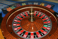 12(17) Lošimų ir loterijų žaidėjų apsaugos stiprinimas, parengiant Azartinių lošimų įstatymo ir Loterijų įstatymo pakeitimus, siekiant sugriežtinti lošimų ir loterijų