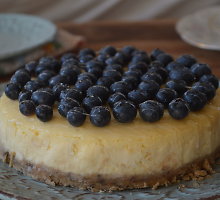 Begliutenis sūrio pyragas su mėlynėmis