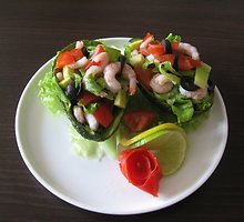 Gaivios daržovių salotos su krevetėmis