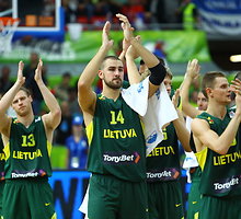 Lietuvos krepšininkai po pralaimėjimo serbams