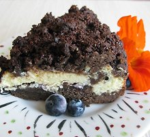 Šokoladinis varškės pyragas su „Rygos balzamu“