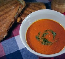 Trinta itališka pomidorų sriuba