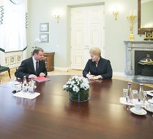 Prezidentė Dalia Grybauskaitė susitiko su vidaus reikalų ministru Sauliumi Skverneliu
