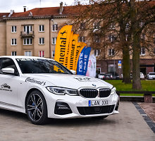 BMW 330i – konkurso „Metų automobilis 2020“ dalyvis