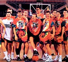 1992 metų Lietuvos vyrų krepšinio rinktinė (laisvalaikio apranga)