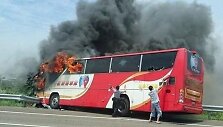 Degantis autobusas Taivane