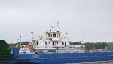 Kur&scaron;ių nerijos pusėje nusidriekė kilometrinės automobilių eilės prie keltų.