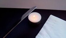 Naudojamą metalinį įrankį įkaitinkite vir&scaron; žvakės liepsnos
