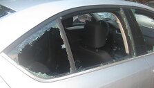 Vandalų apgadintas automobilis 
