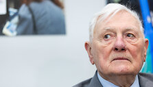 Valdas Adamkus