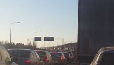 Spūstis ties avarijos vieta Islandijos plente