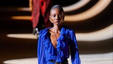 &bdquo;Saint Laurent&ldquo; 2020&ndash;2021 m. rudens ir žiemos kolekcijos modelis