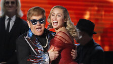 Eltonas Johnas ir Miley Cyrus
