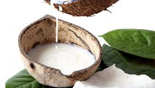 I&scaron; kokosų mink&scaron;timo i&scaron;spaustas saldaus skonio kokosų pienas plačiai vartojamas Rytų kra&scaron;tų ir vegetari&scaron;koje virtuvėje.