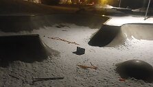 BMX dviračių, riedučių ir riedlenčių rampa tampo spąstais vaikams.