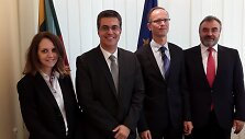 (I&scaron; kairės) EŽTT teisėja Marialena Tsirli, EŽTT pirmininko pavaduotojas Linos-Alexandre&lsquo;as Sicilianos, LAT teisėjas R.Norkus ir EŽTT teisėjas E.Kūris.