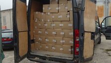 Varėnos policija sulaikė kontrabandinių cigarečių prikim&scaron;tą mikroautobusą su priekaba