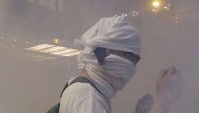 Honkonge protestuotojai buvo vaikomi panaudojus a&scaron;arines dujas.