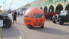 &Scaron;e&scaron;i tokie Outspan Orange automobiliai buvo pagaminti 1972-1974 metais. (Les Chatfield, Wikimedia(CC BY 2.0)
