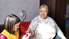 Genutė Luko&scaron;evičienė su anūke