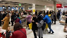 &Scaron;e&scaron;tadienis parduotuvėje IKEA