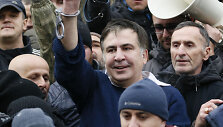 Sulaikytą Michailą Saaka&scaron;vilį i&scaron;laisvino protestuotojai
