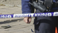 Briuselyje peiliu sužeisti du policininkai