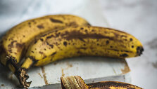 Pernokę bananai