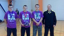 Donatas Gudmonas, Darius Gudmonas, Dovydas Petkevičius ir treneris Rytis Ker&scaron;ys. 