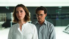 Rebecca Hall ir Johnny Deppas filme &bdquo;Vie&scaron;patavimas&ldquo;