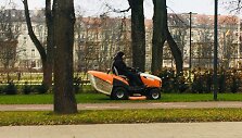 Pjaunama Luki&scaron;kių aik&scaron;tės veja