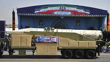 Penktadienį raketa &bdquo;Khoramshahr&ldquo; buvo vie&scaron;ai pademonstruota per paradą.