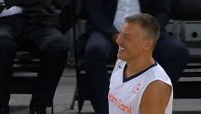 &Scaron;arūnas Jasikevičius atstovavo Sani Bečirovičiaus komandai per žaidėjo atsisveikinimo rungtynes Liublianoje.