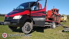 Vienas i&scaron; bendrovei &bdquo;&Scaron;ilalės vandenys&ldquo; priklausančių, kaip įtariama, fiktyviai nura&scaron;ytų traktorių