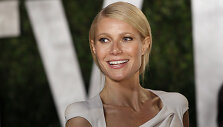 Aktorė Gwyneth Paltrow žurnalo &bdquo;Vanity Fair&ldquo; Oskarų vakarėlyje Holivude.