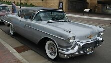 Cadillac Eldorado Seville &ndash; vienas i&scaron; pirmųjų automobilių su tikri viniliniu stogu. (Greg Gjerdingen, Wikimedia(CC BY 2.0)