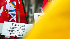  Mitingas dėl Vyčio paminklo Luki&scaron;kių aik&scaron;tėje statybų