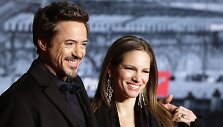 Robertas Downey jaunesnysis ir Susan Levin &scaron;venčia a&scaron;tuntąsias santuokos metines